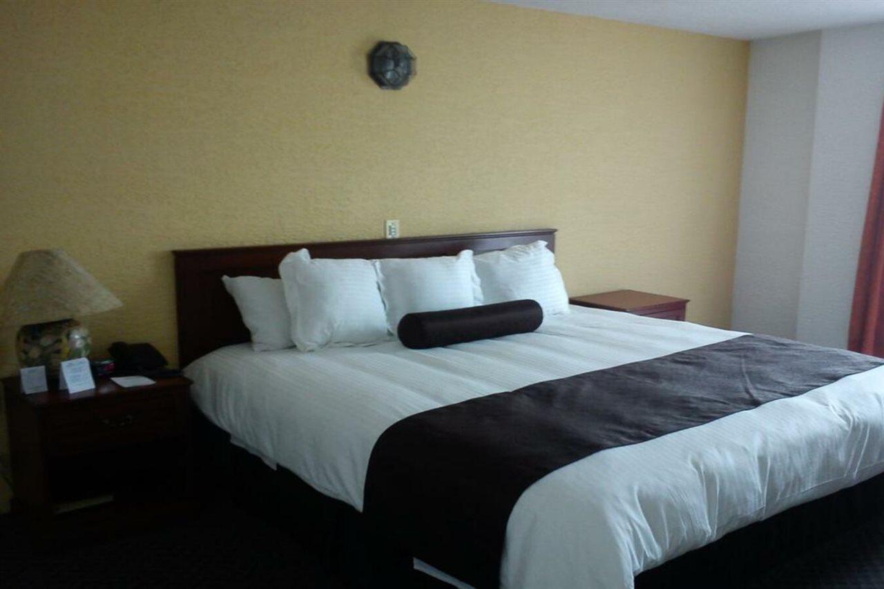 Howard Johnson By Wyndham Morelia Calle Real Zewnętrze zdjęcie