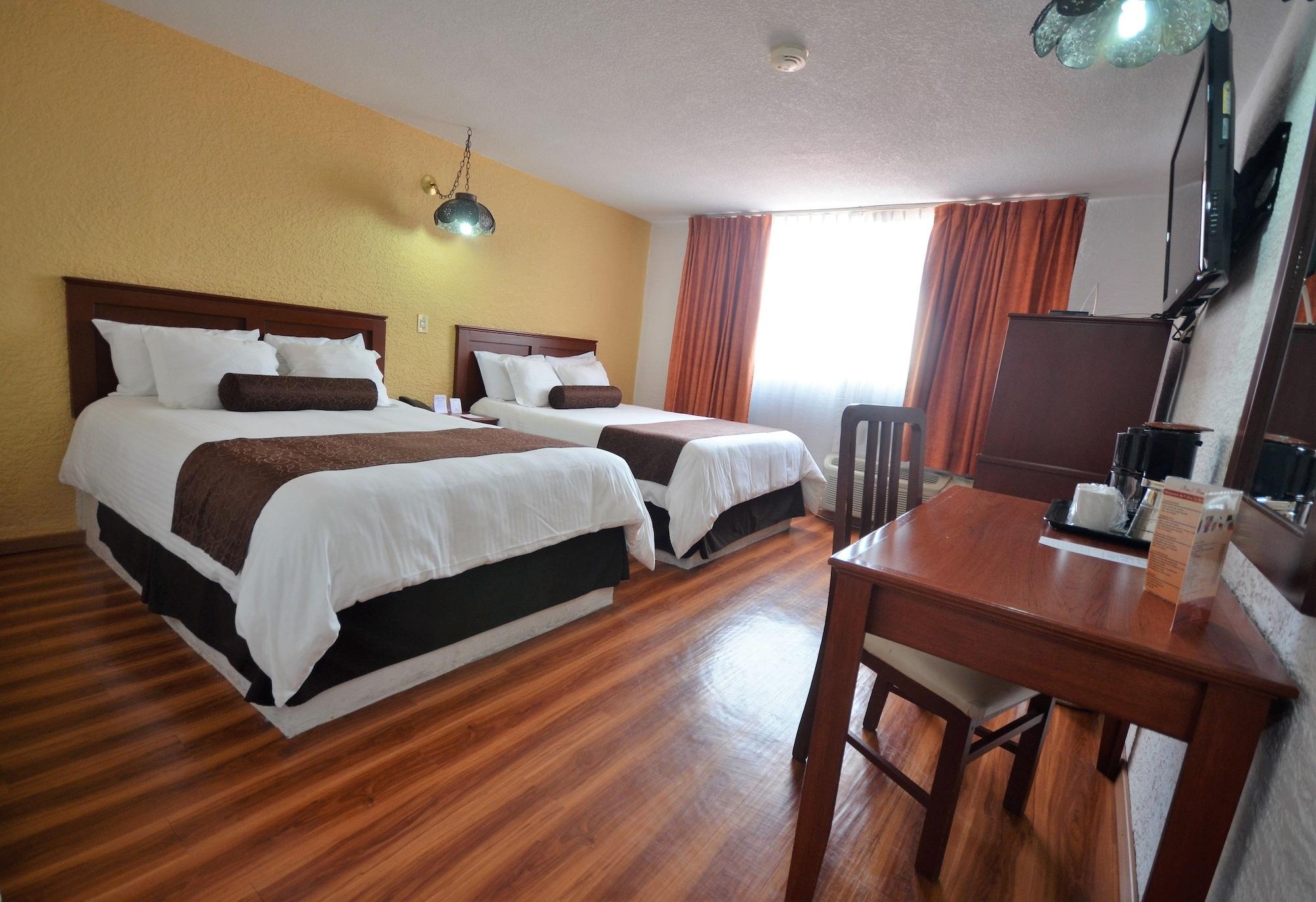 Howard Johnson By Wyndham Morelia Calle Real Zewnętrze zdjęcie