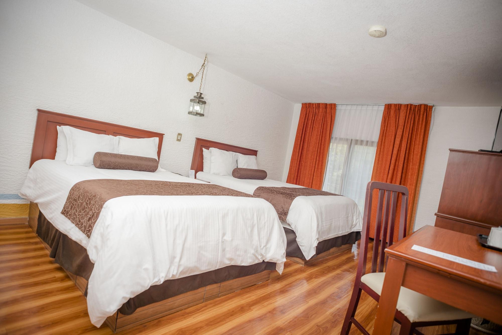 Howard Johnson By Wyndham Morelia Calle Real Zewnętrze zdjęcie