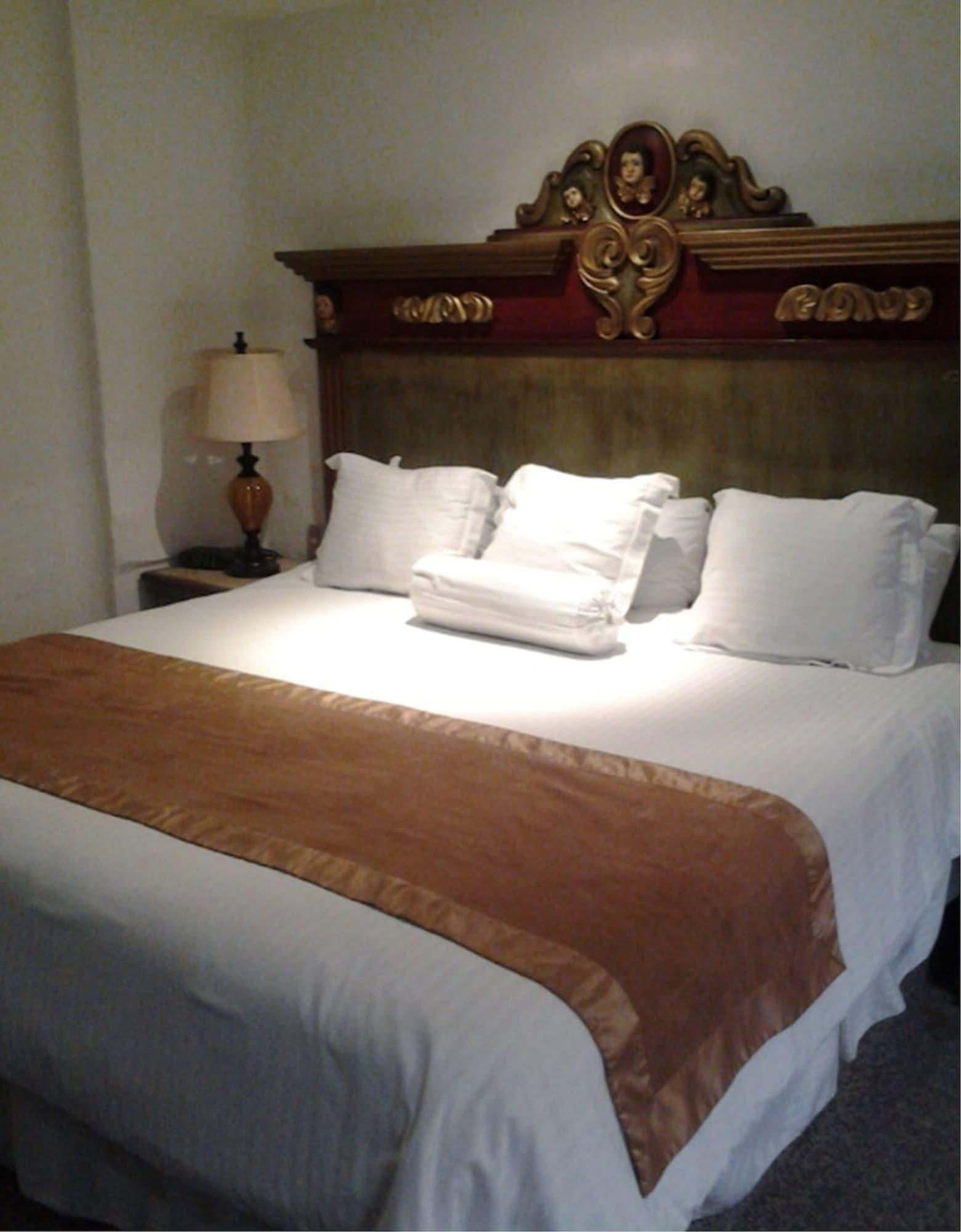 Howard Johnson By Wyndham Morelia Calle Real Zewnętrze zdjęcie