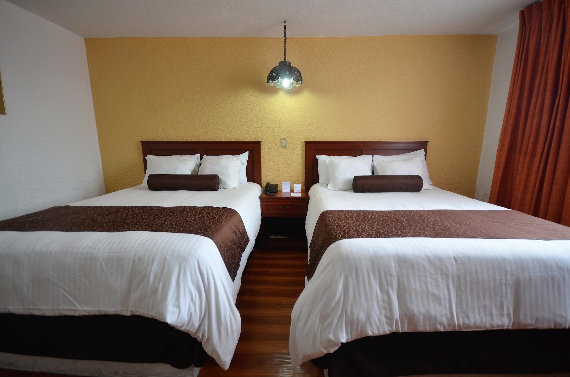 Howard Johnson By Wyndham Morelia Calle Real Zewnętrze zdjęcie