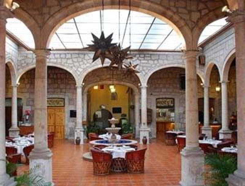 Howard Johnson By Wyndham Morelia Calle Real Restauracja zdjęcie