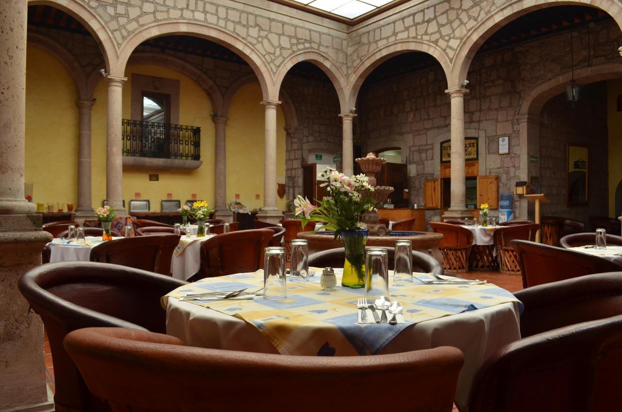 Howard Johnson By Wyndham Morelia Calle Real Zewnętrze zdjęcie