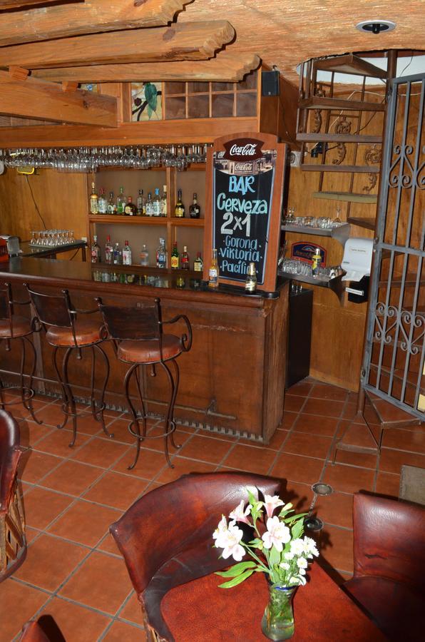 Howard Johnson By Wyndham Morelia Calle Real Zewnętrze zdjęcie